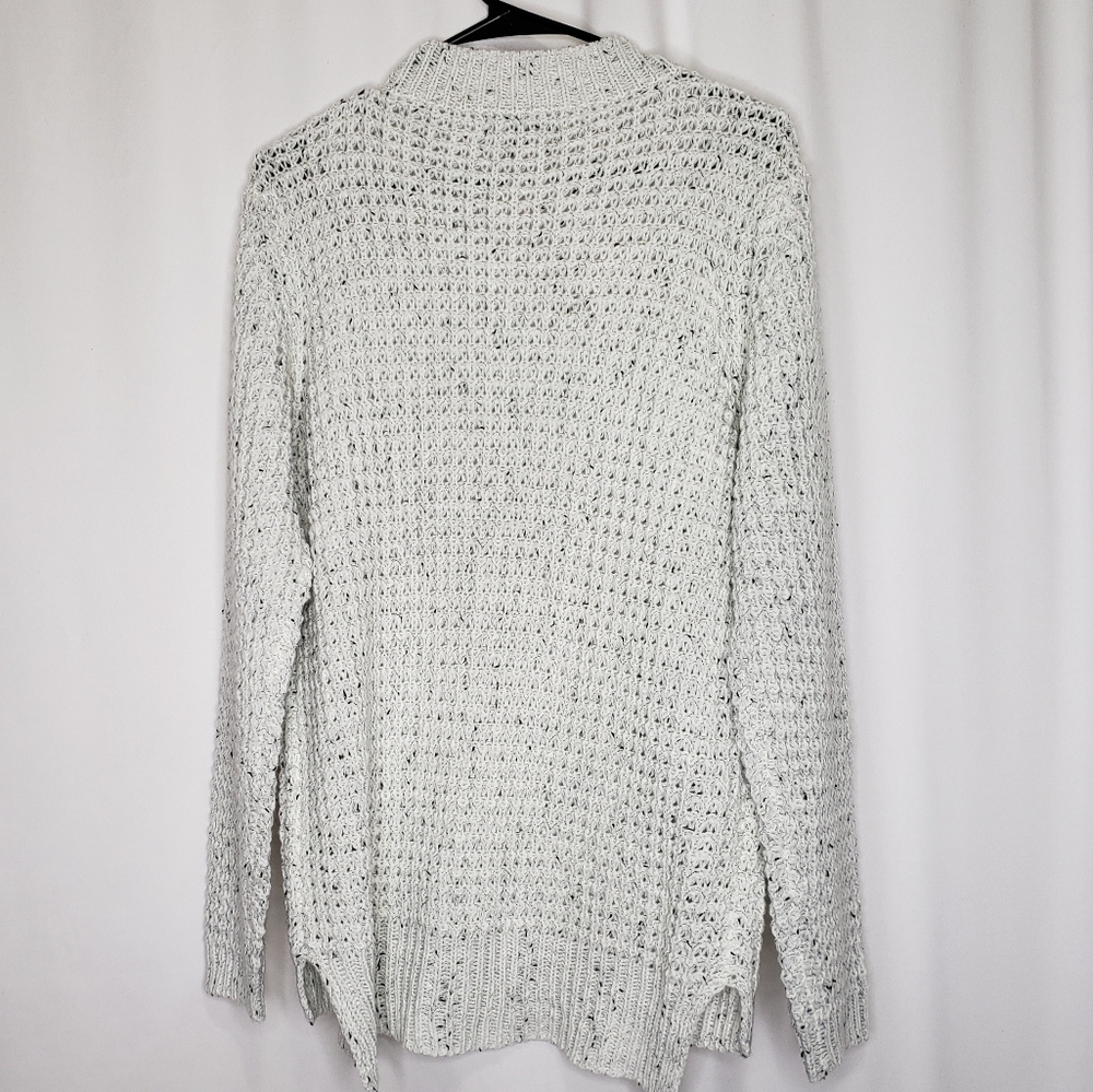 Papillon neck shoulder cut out sweater Medium - Picture 4 of 4